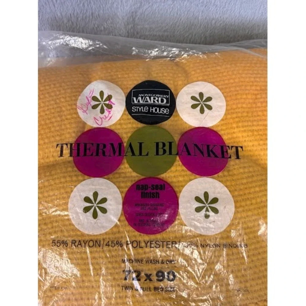 Vintage Montgomery Ward Style House Thermal Blanket Yellow Waffle Weave 72x90